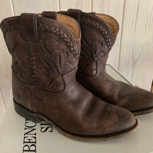 frye wyatt overlay short boot